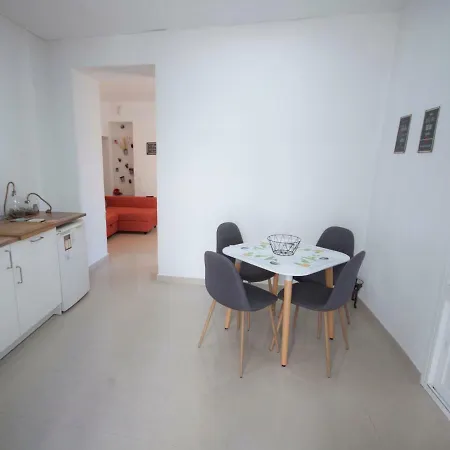 شقة Apartamento Santa Ana إِستيبونا